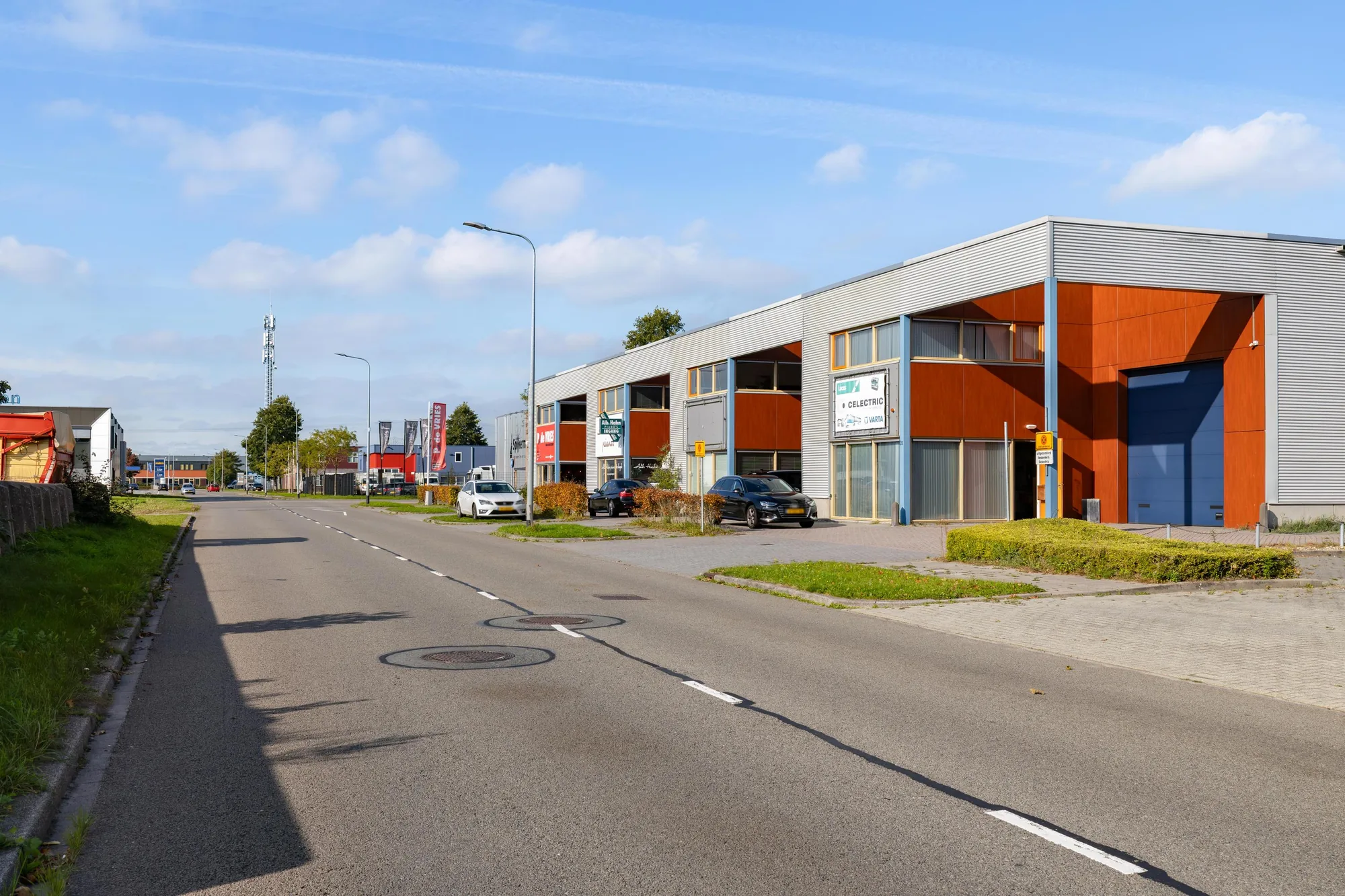 Tussenwoning te koop: Verlengde Bremenweg 23, Groningen