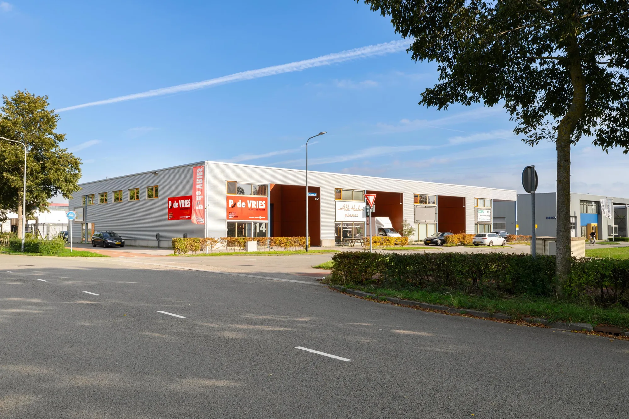 Tussenwoning te koop: Verlengde Bremenweg 23, Groningen