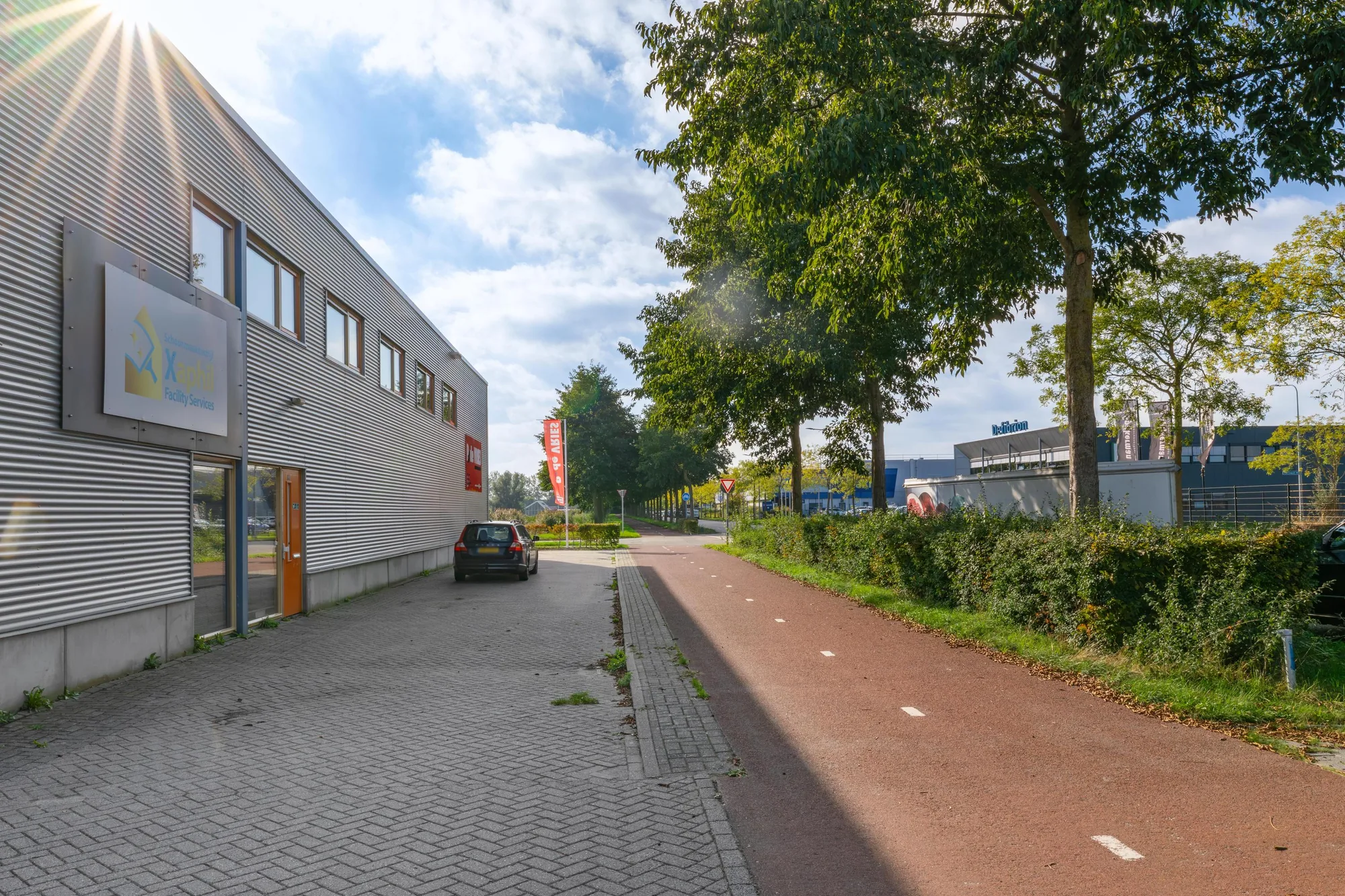 Tussenwoning te koop: Verlengde Bremenweg 23, Groningen