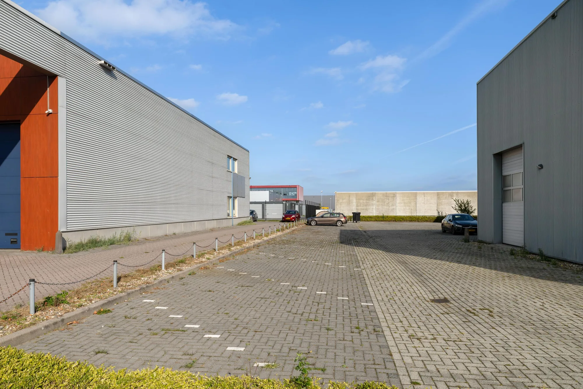 Tussenwoning te koop: Verlengde Bremenweg 23, Groningen