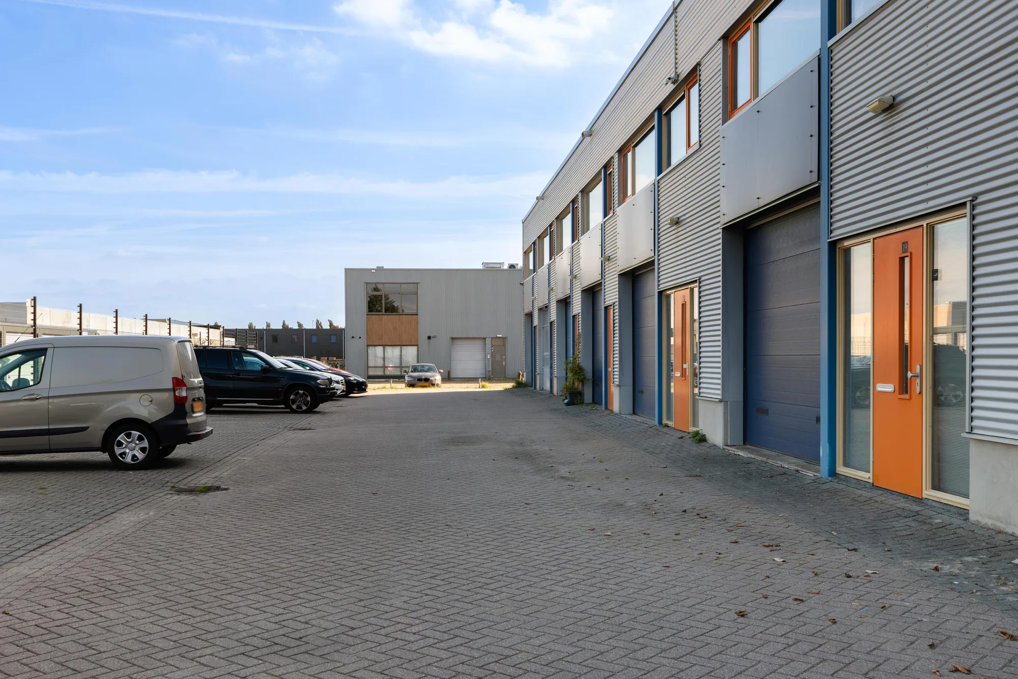 Tussenwoning te koop: Verlengde Bremenweg 23, Groningen